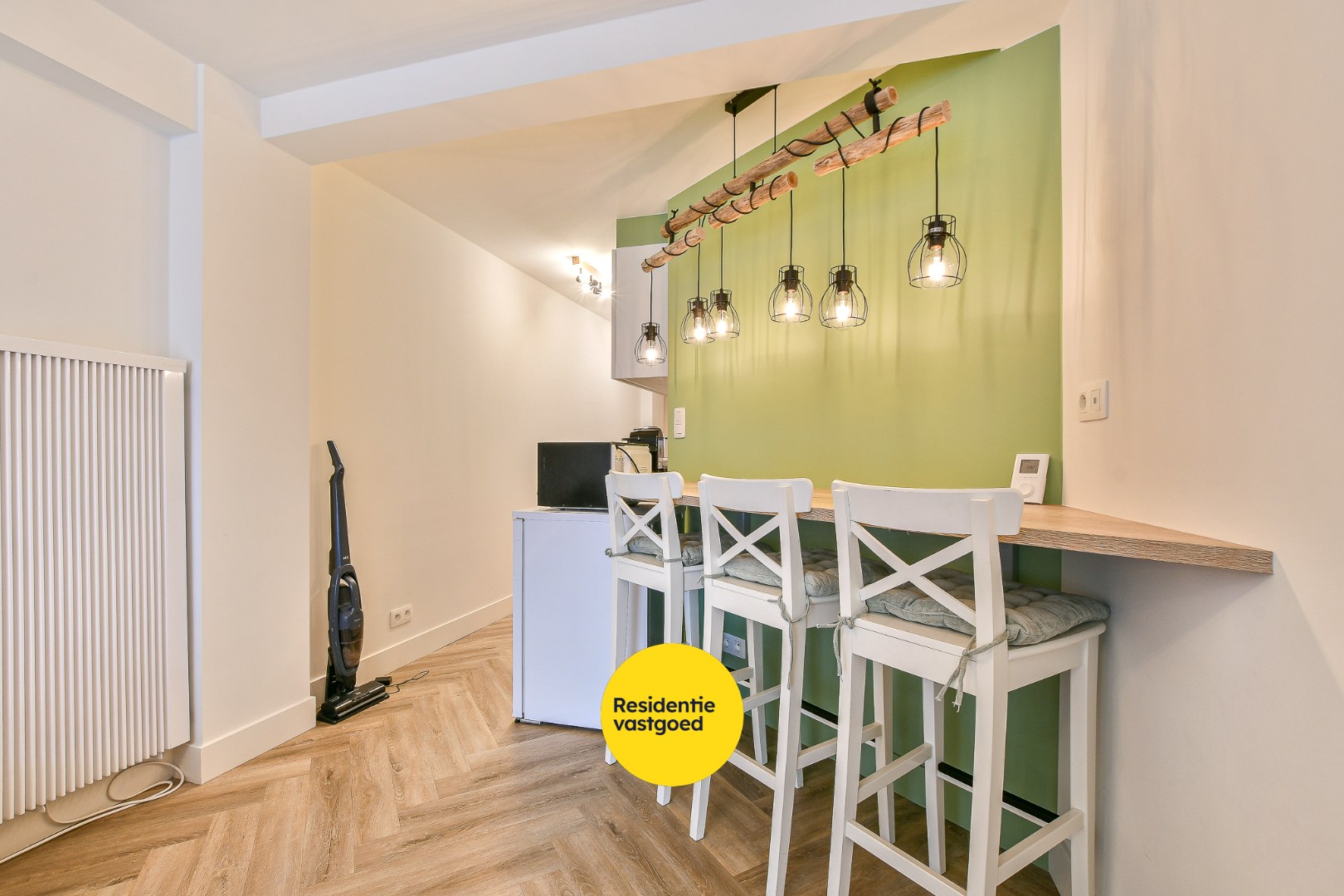 Volledig vernieuwd appartement te koop - achterkant zeedijk Wenduine! 