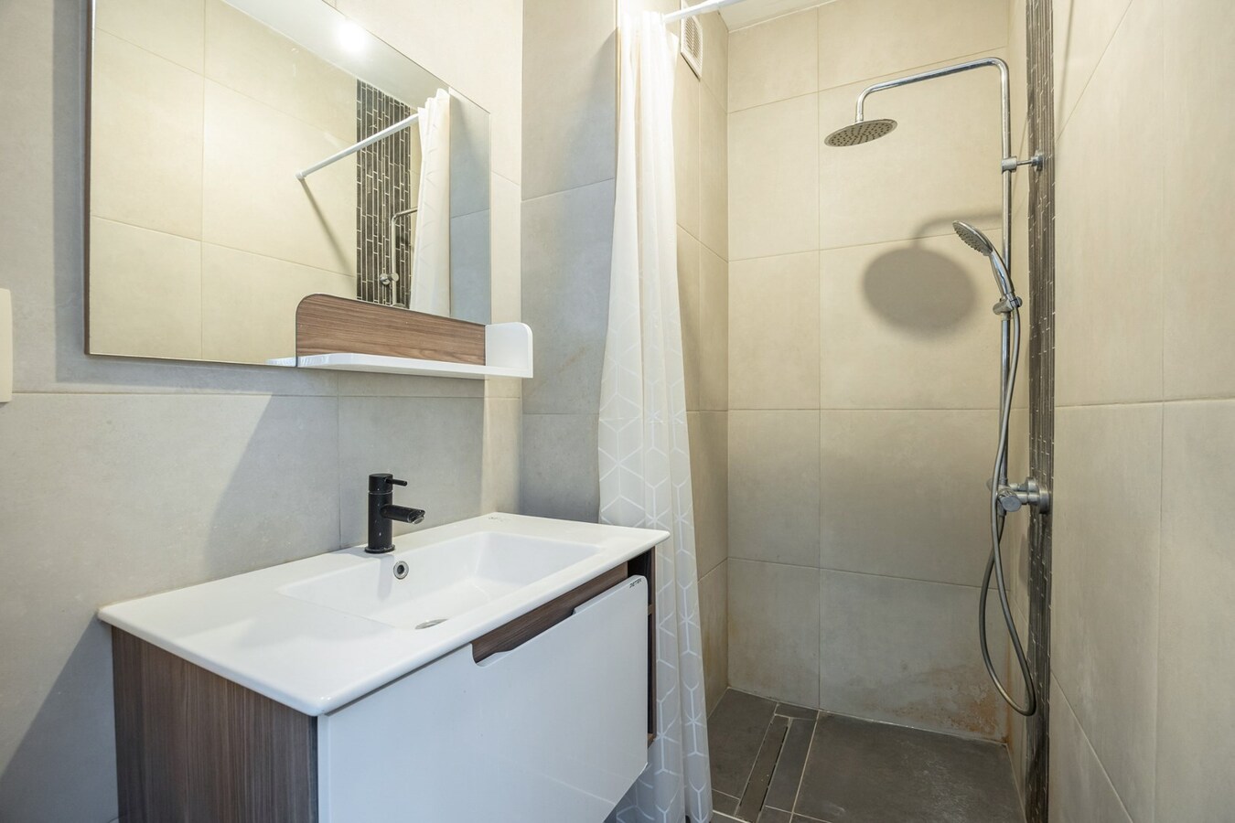 Instapklare studio nabij het Koning Albertpark te Antwerpen centrum! 