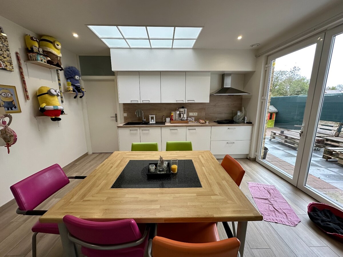 Ruime 3-slaapkamerappartement in het centrum van Merkem 