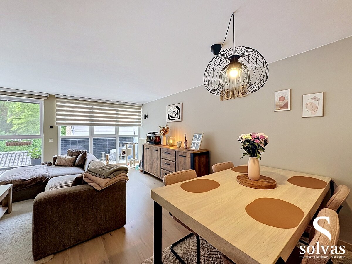 Ruim en lichtrijk appartement met zicht op het park in hartje Maldegem 
