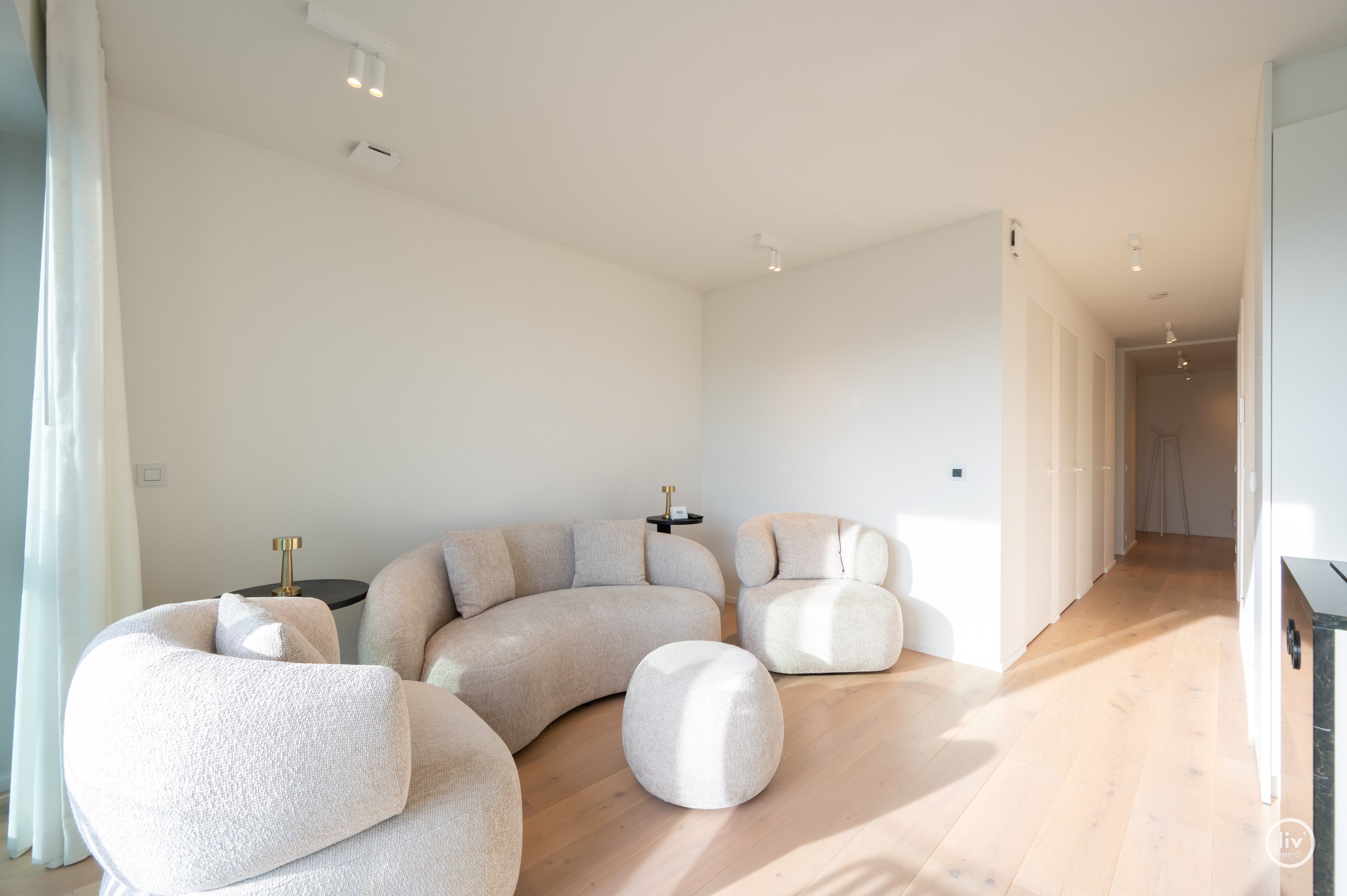 Duurzaam nieuwbouwappartement voorzien van een topafwerking &amp; een open zicht op het Driehoeksplein. 