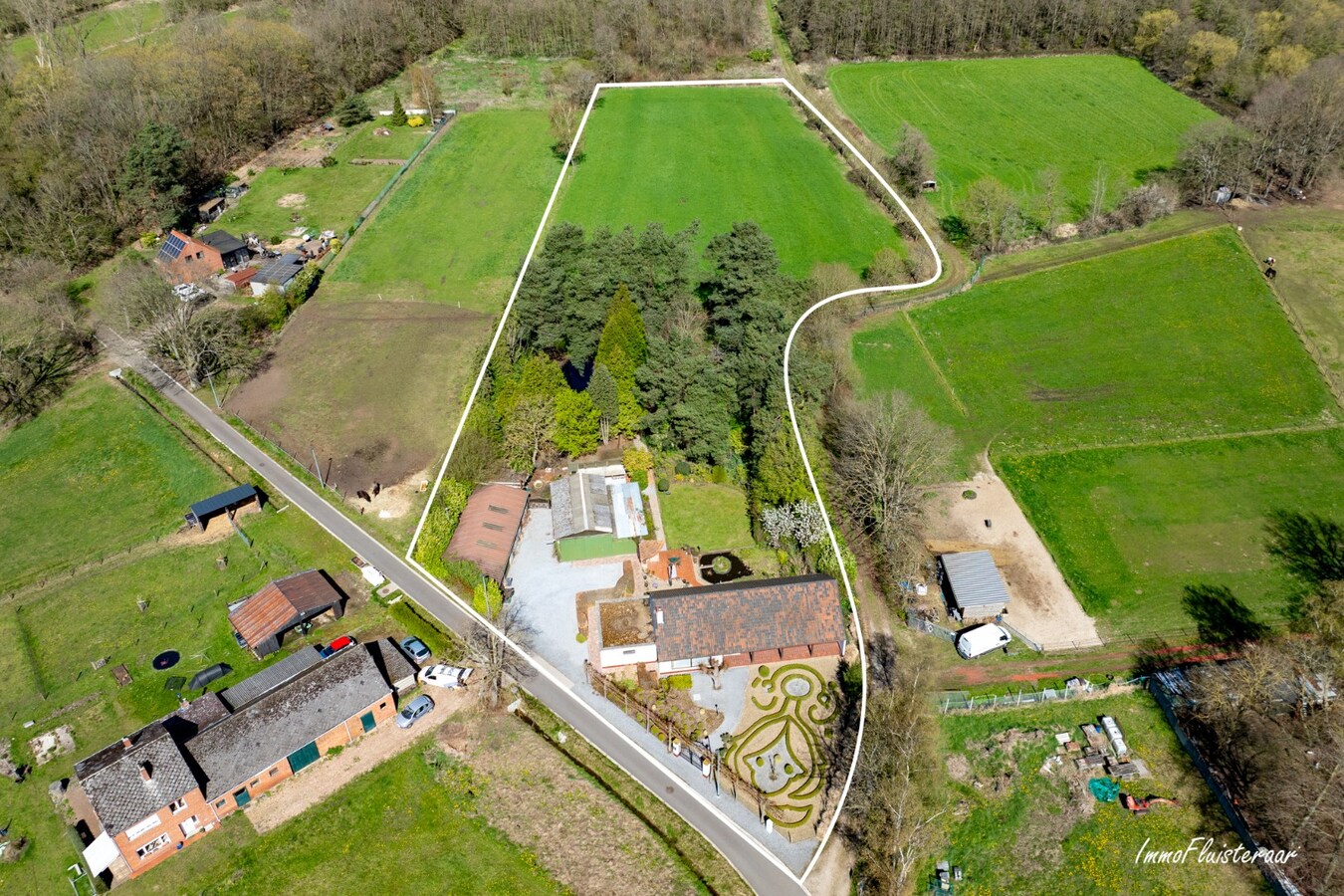 Rustig gelegen woning met bijgebouwen op ca. 3.990 m2 te Balen (Optie aankoop aanpalend weiland van ca. 8.235 m2) 