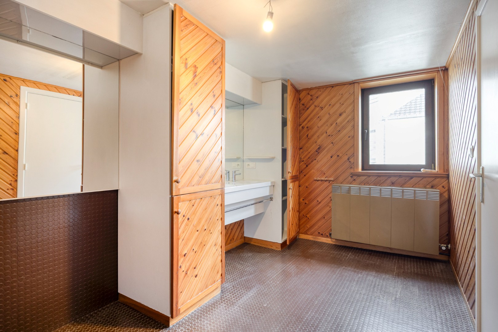 Instapklare gezinswoning met praktijkruimte 