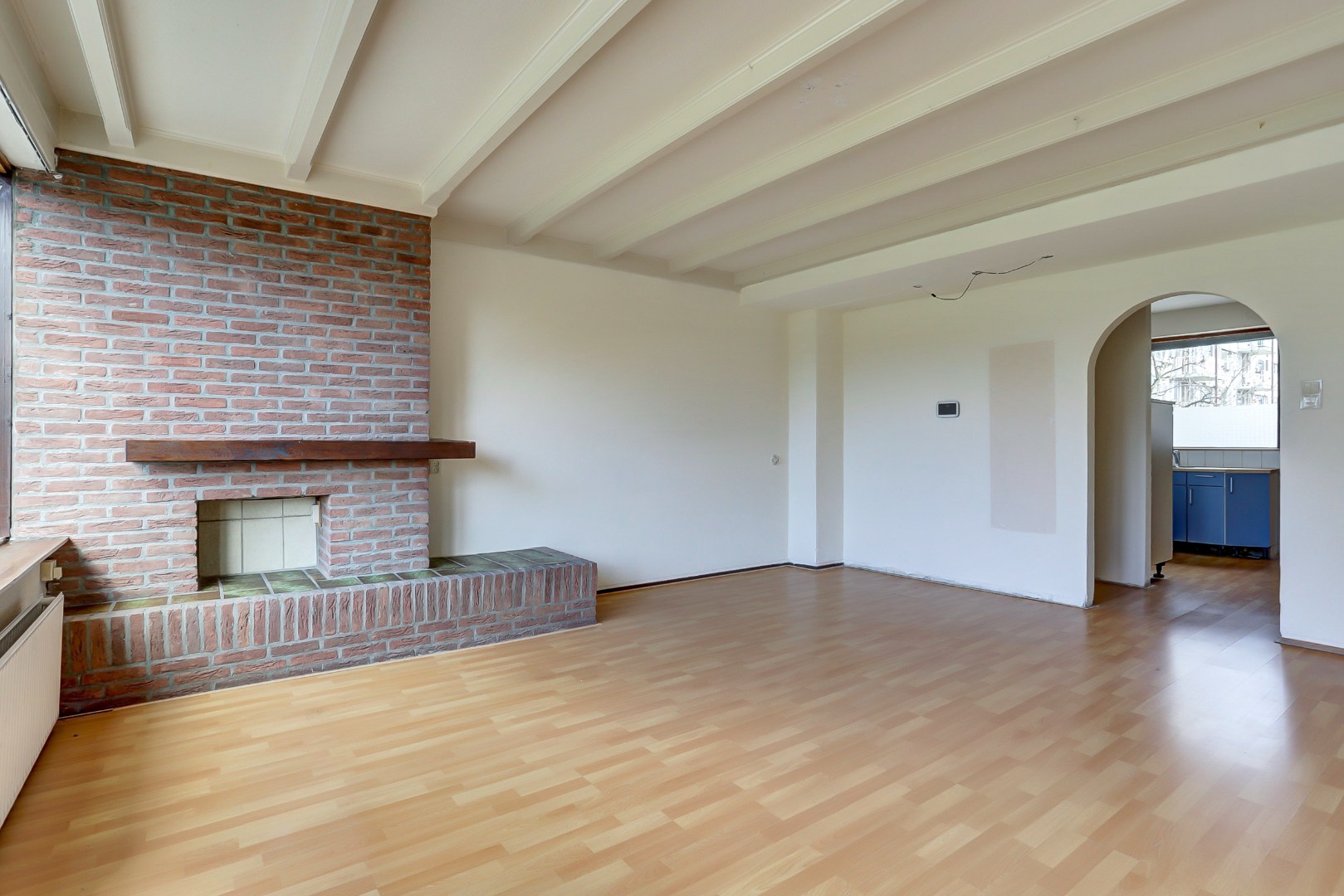 Ruime 4-kamer maisonnette op het Kreekplein, met balkon op het westen, berging in de onderbouw en gelegen op eigen grond. 