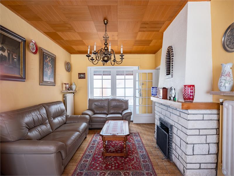 Interessant renovatieproject in groene omgeving 