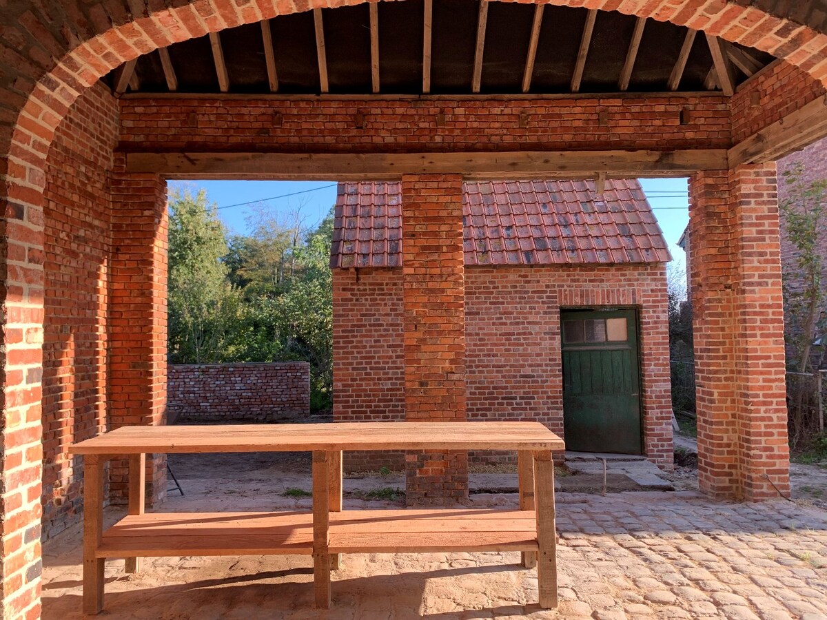Prachtige hoeve bestaande uit woning met diverse bijgebouwen 