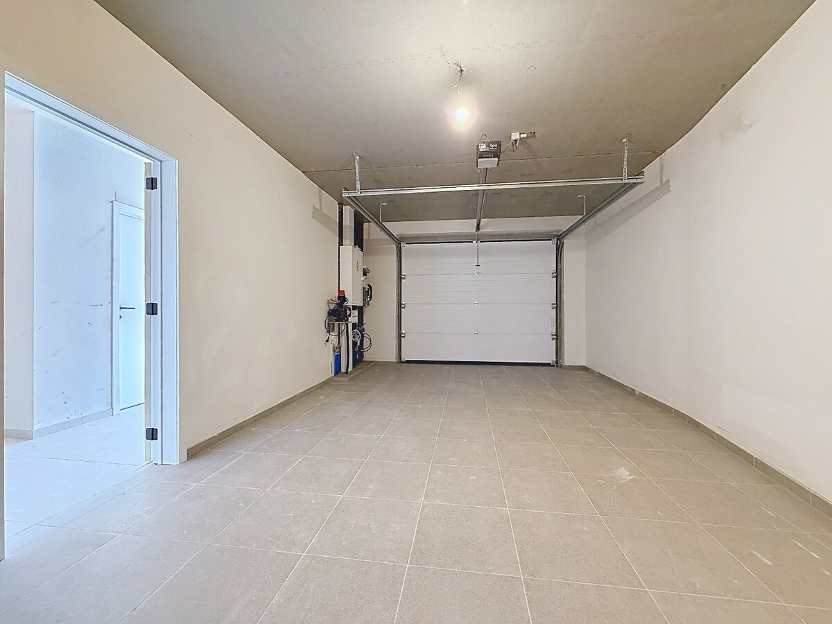 Tiptop afgewerkte nieuwbouw BEN-woning te St-L-Houtem, 6% BTW mogelijk 