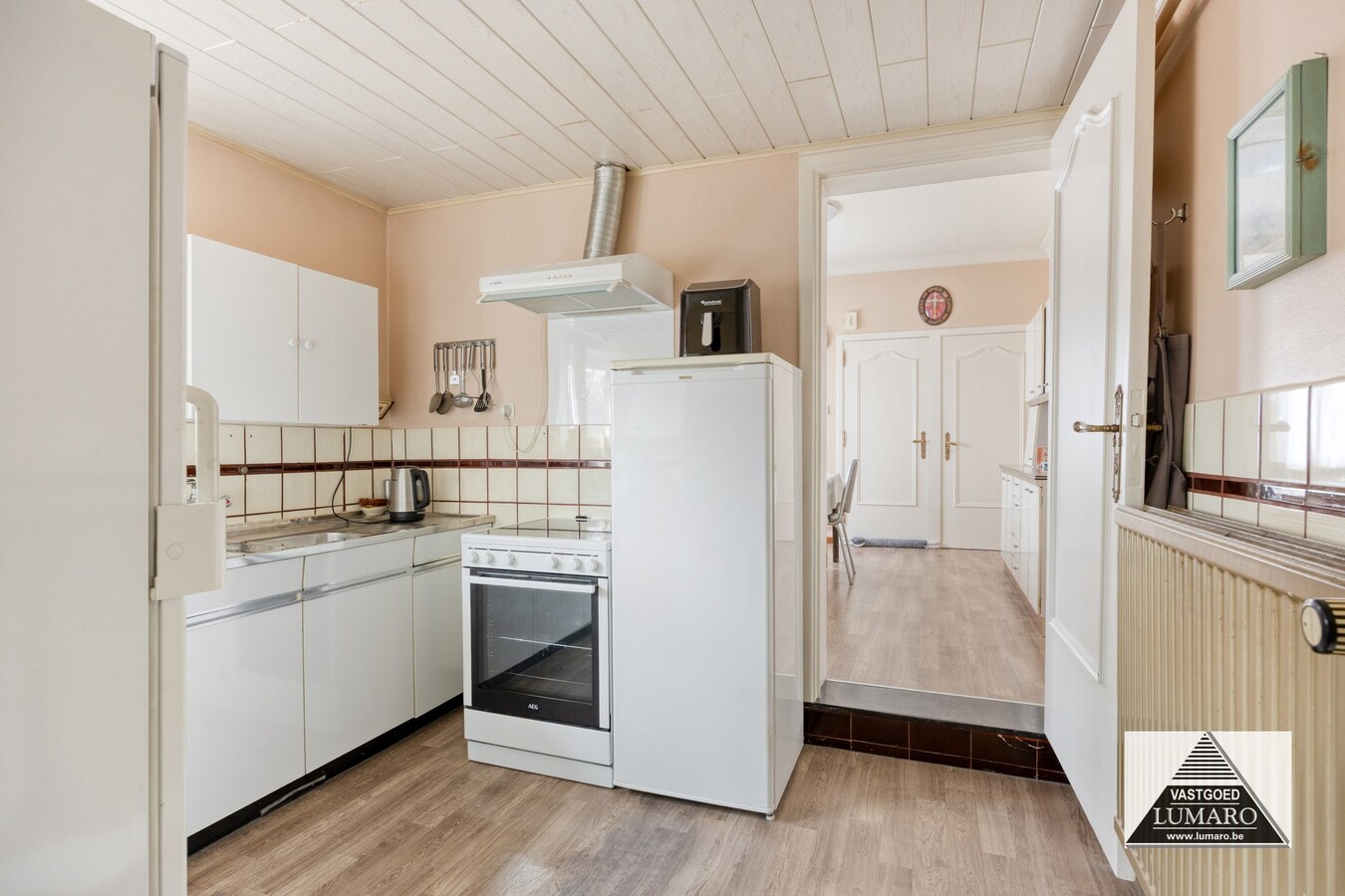 Te renoveren vrijstaande woning met 4 slaapkamers, tuin. 