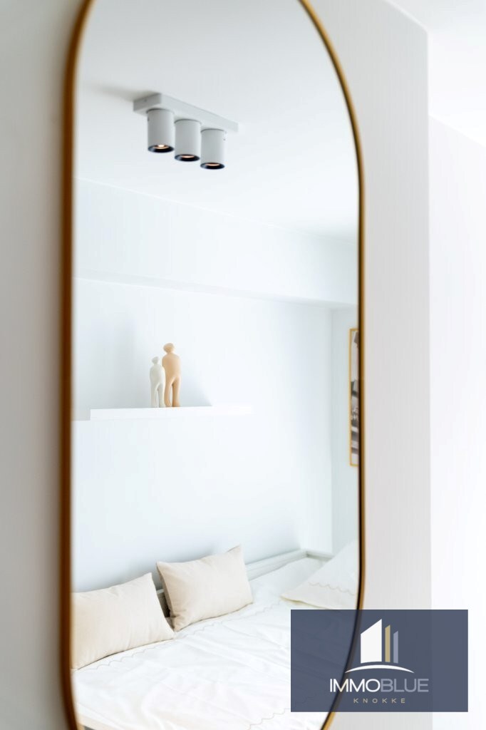 Appartement entièrement rénové et lumineux, situé dans une petite résidence. 