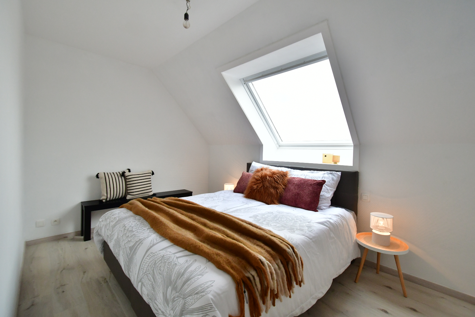 Ruim duplex app. met 3 slpks, terras &amp; garage te Adegem 