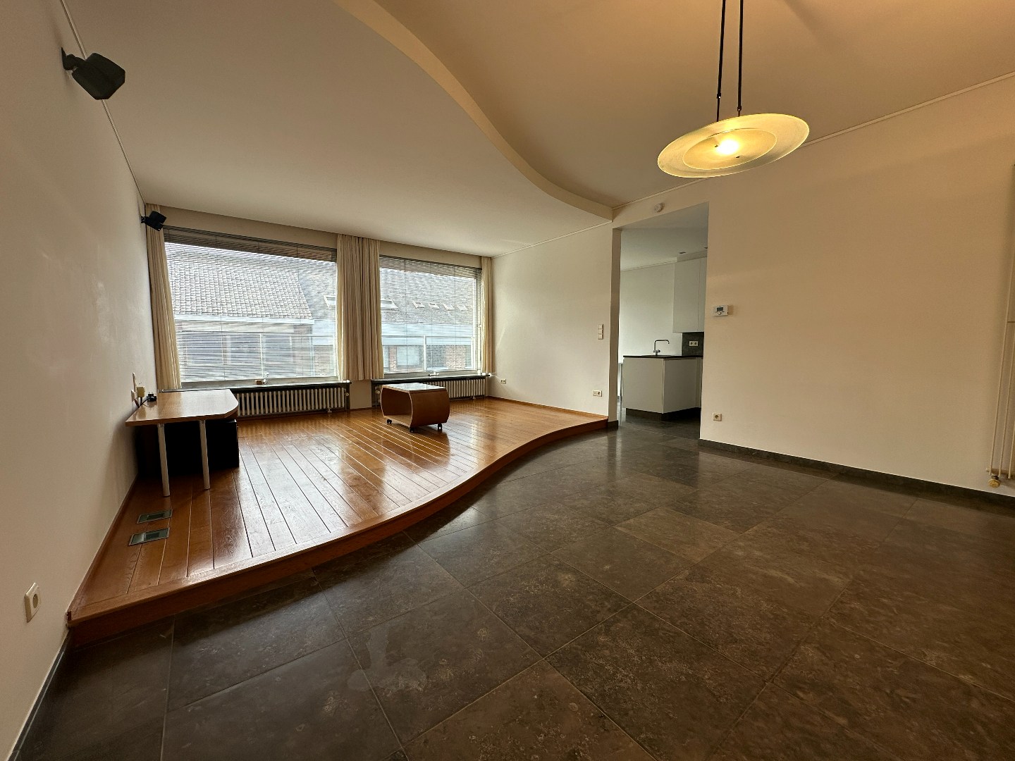 Lichtrijk 3 slaapkamer appartement met garage, centrum Torhout 