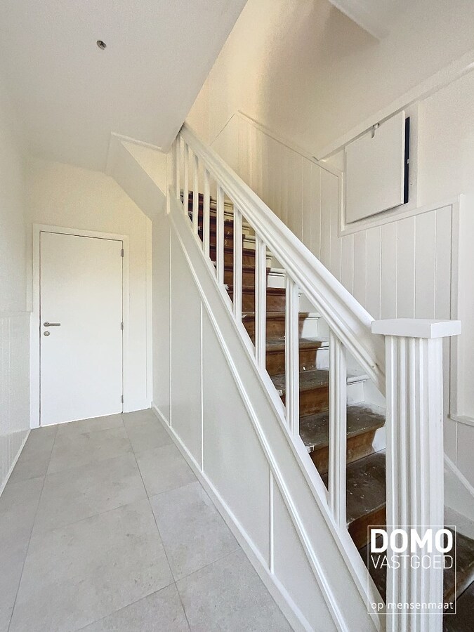 Ruime, energetisch gerenoveerde woning met open leefruimte, 4 slaapkamers en 2 badkamers te Kermt 