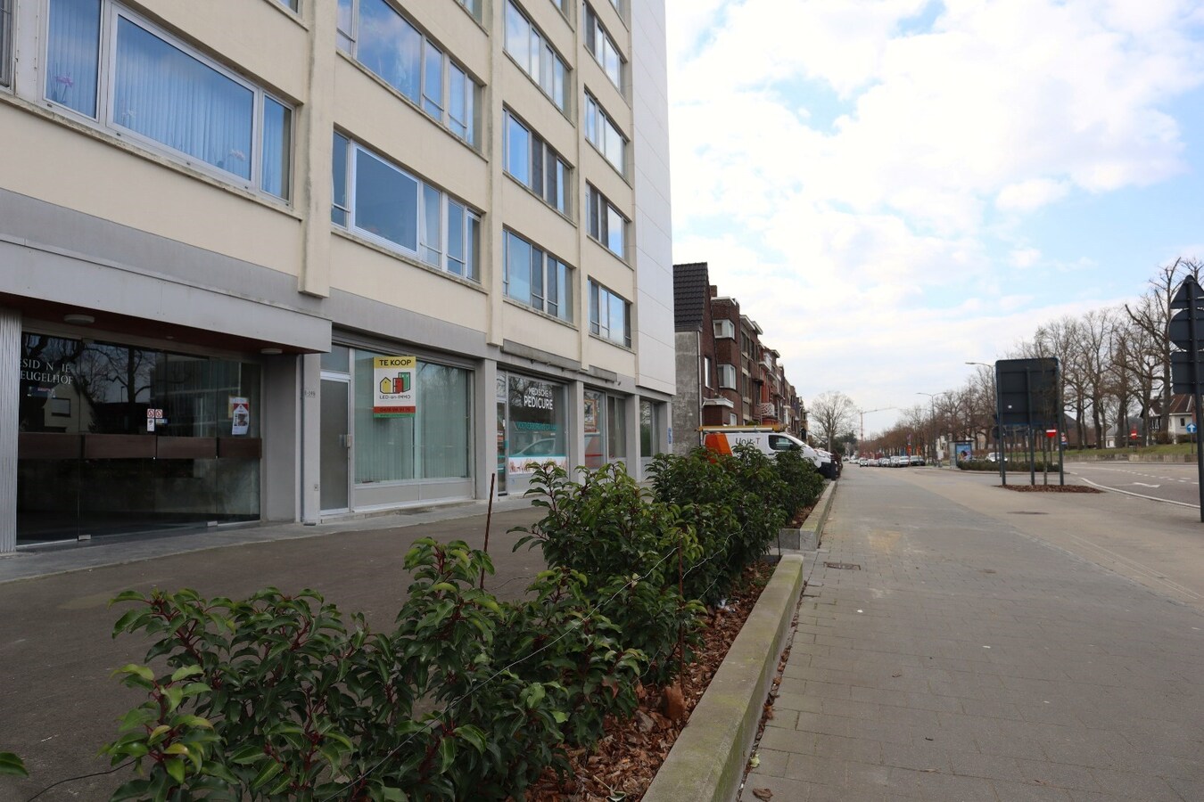 Handelspand-Kantoor gelegen op een strategische locatie te Tienen 