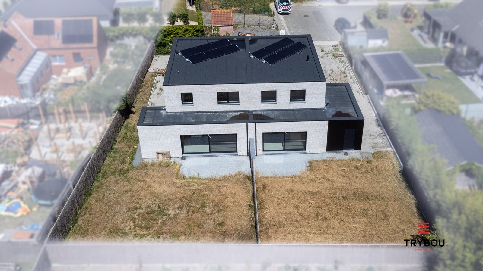 Instapklare nieuwbouwwoning in rustige recente woonwijk 