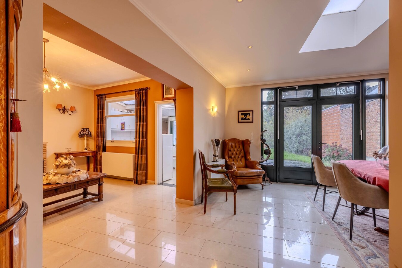 Charmante woning met ruime tuin op toplocatie 