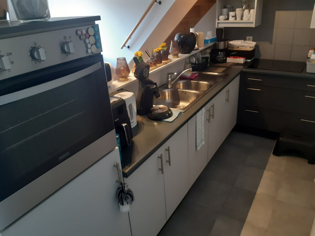 Ruim duplex 2 slpk-appartement in centrum Gavere. 