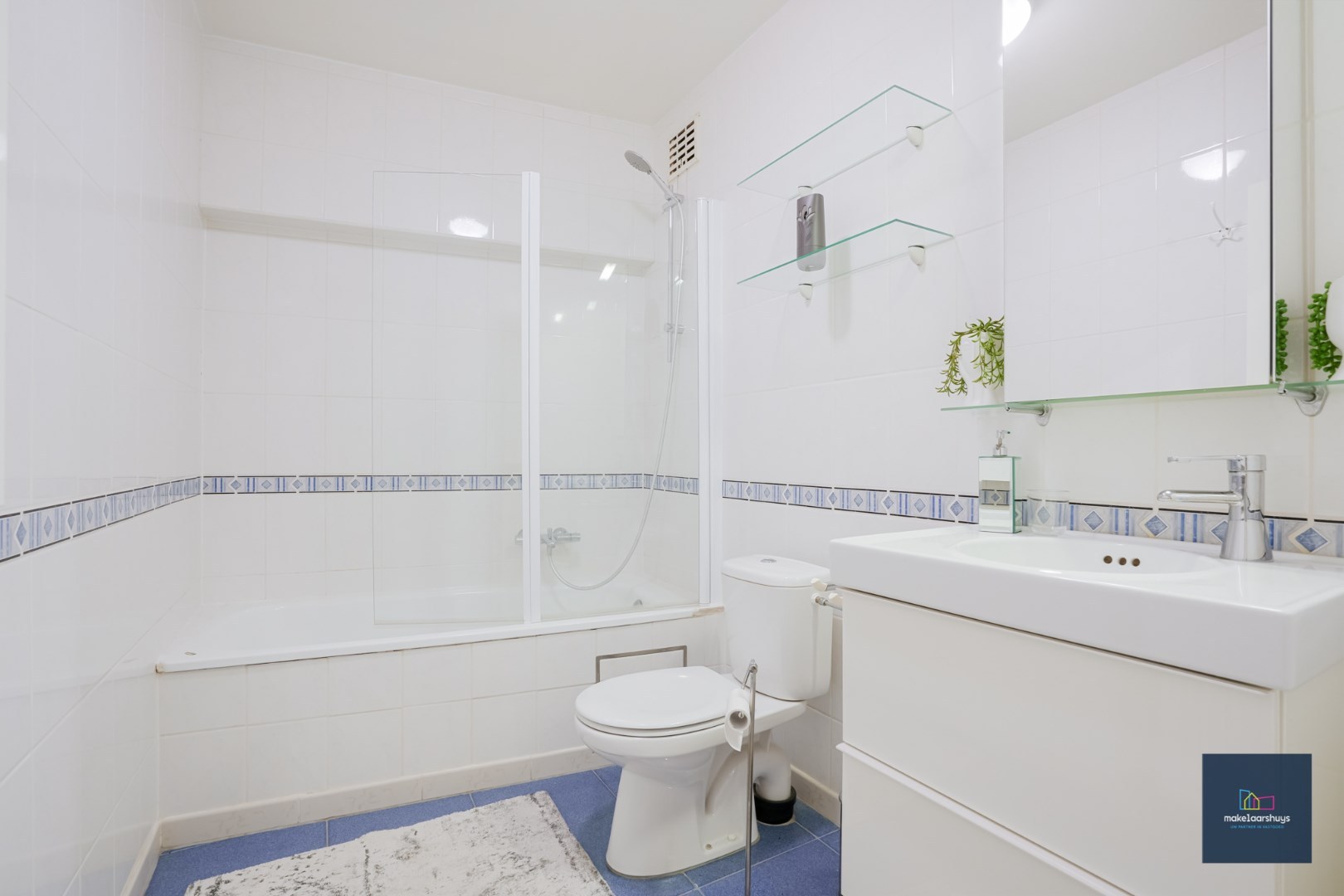 Stijlvol 1 slaapkamer appartement met 2 terrassen, kelder en garagebox 