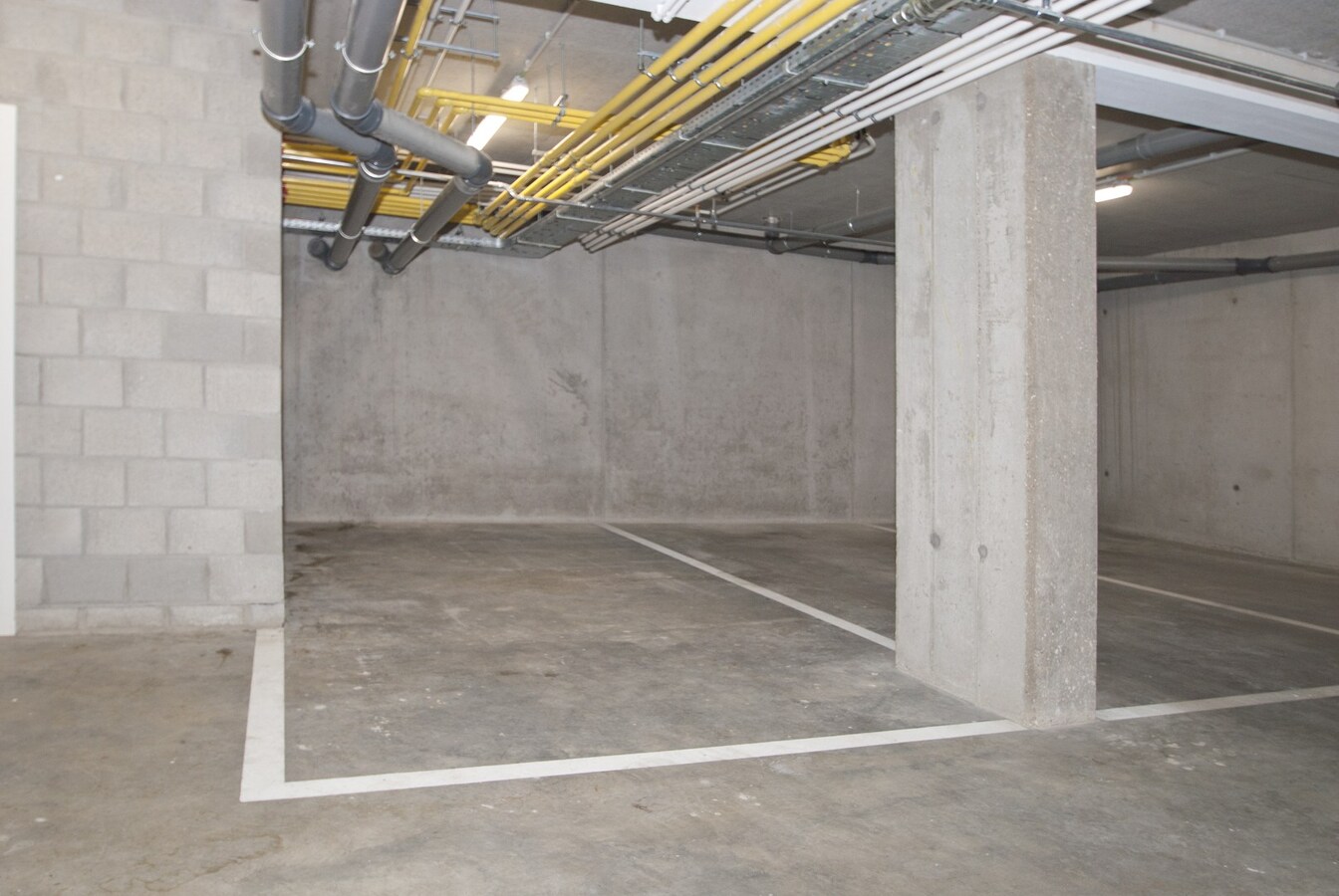 Ondergrondse autostaanplaatsen (3) + berging (1) 