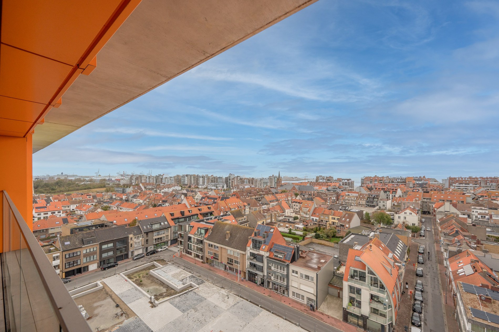 Volledig instapklaar hoek-appartement (133m2) met ruim zonneterras (19m2): Opendeurdag  Zondag 4/01 (14u-17u ): 