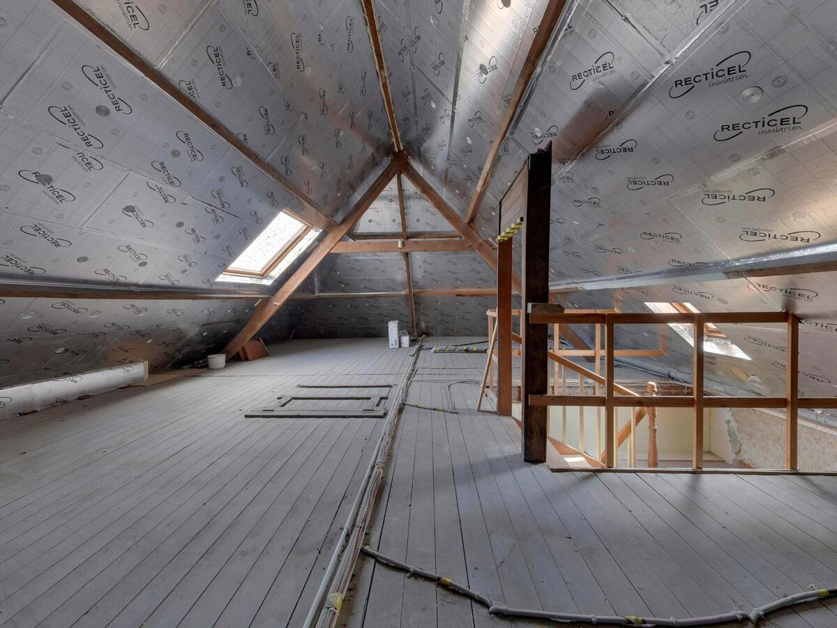 Polyvalente handelsruimte in dorpskern 