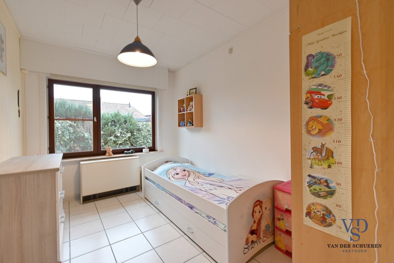 Degelijke bungalowwoning met garage 