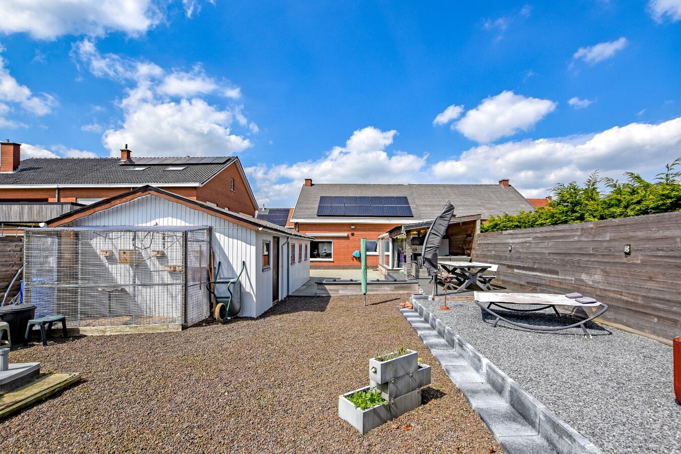 Ruime gezinswoning met 3 slaapkamers en garage te Langemark 