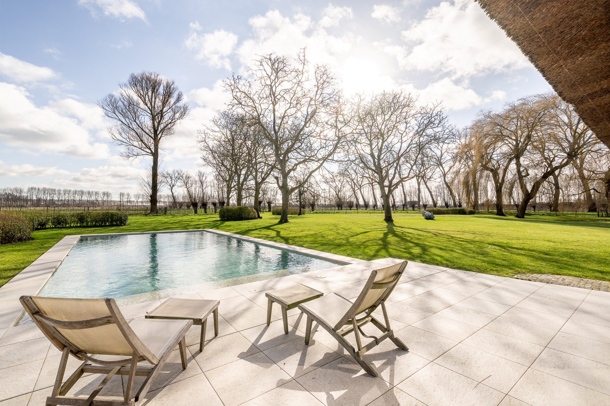 Uitzonderlijk gerenoveerde Hoeve met bijhuis op een domein van 1,5 hectare 