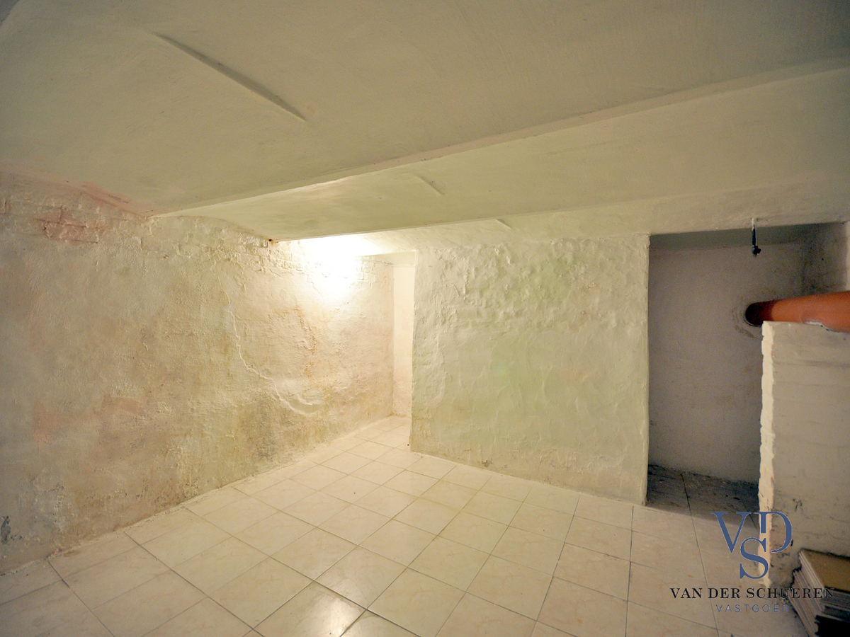 Rijwoning met tuin nabij station Gent-Sint-Pieters. Top-ligging nabij tram en trein ! 