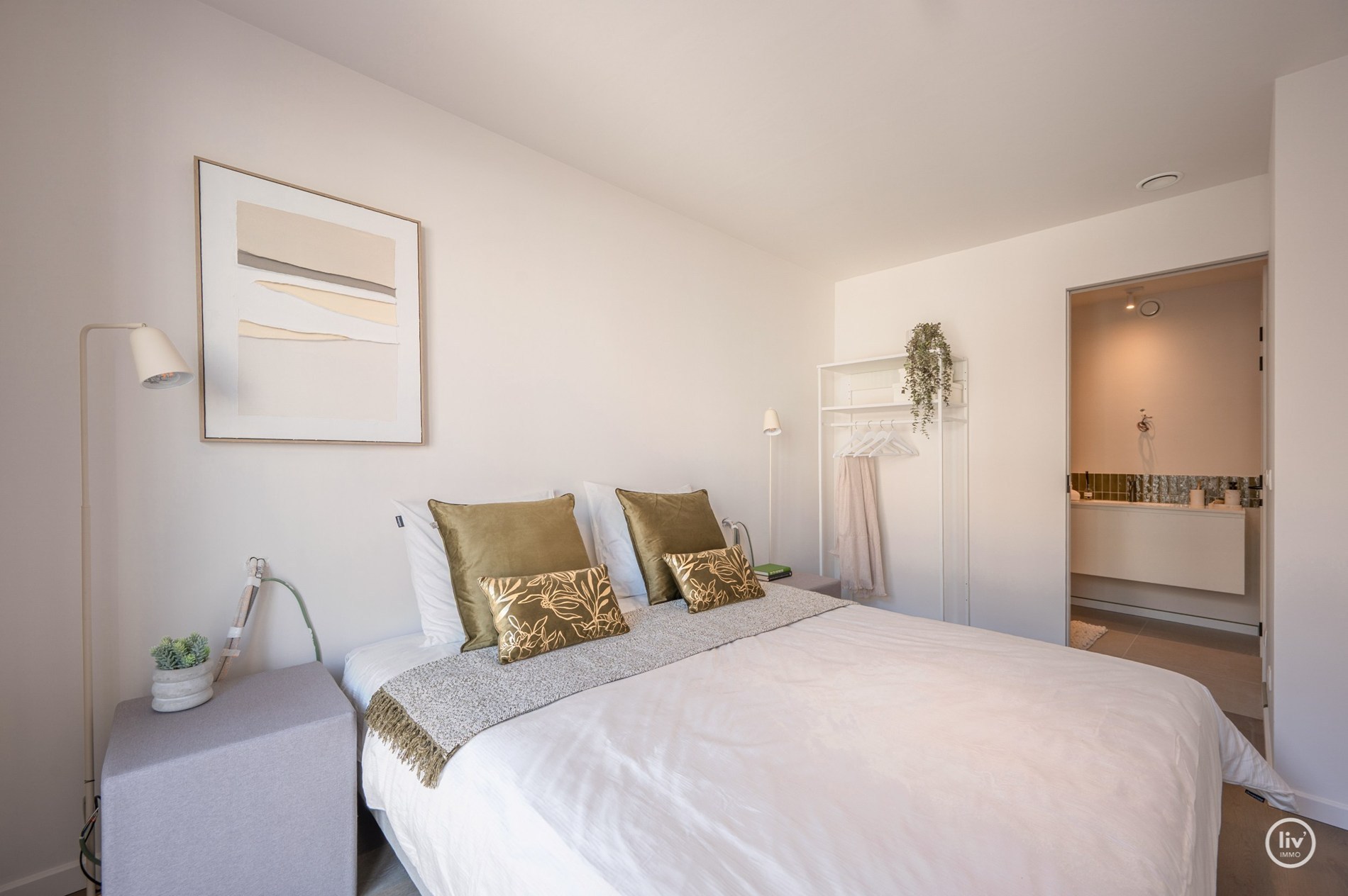 Zuidgericht nieuwbouwappartement met 2 slaapkamers op topligging aan de Kustlaan. 
