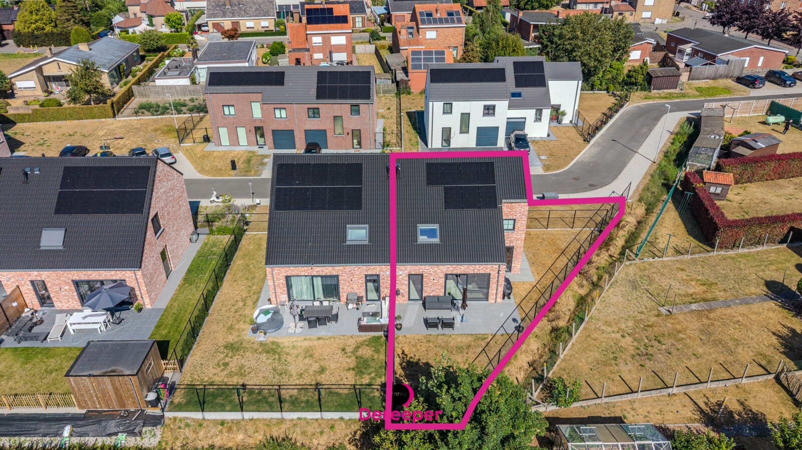 Half-open instapklare woning met 3 slaapkamers te Jabbeke 