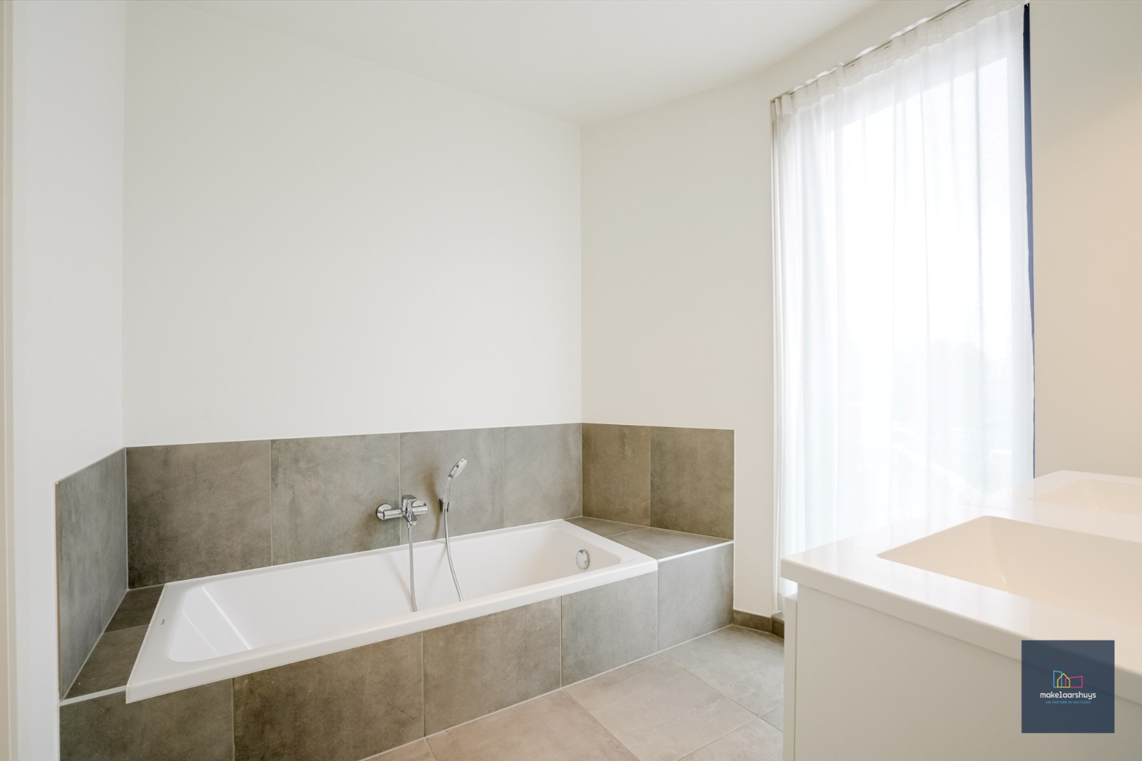 Schitterende duplex met 2 slpk en terras + fietsenberging 