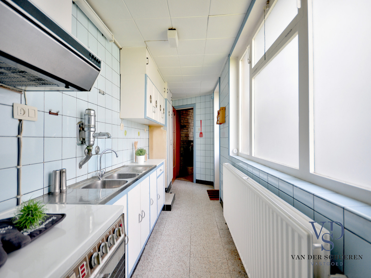 Degelijke en stijlvolle herenwoning. Uitstekend gelegen ! 