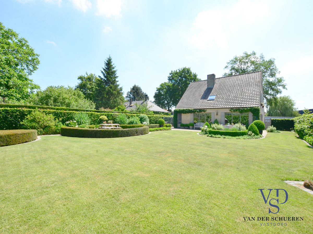 Ruime, tijdloze villa. Uitstekende ligging. 