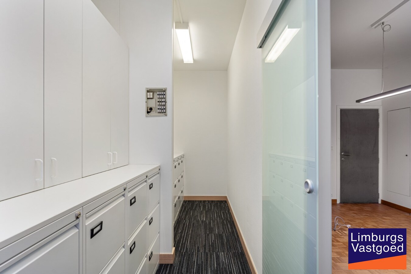 Handelspand op toplocatie, 226m², ruime parkeergelegenheid 