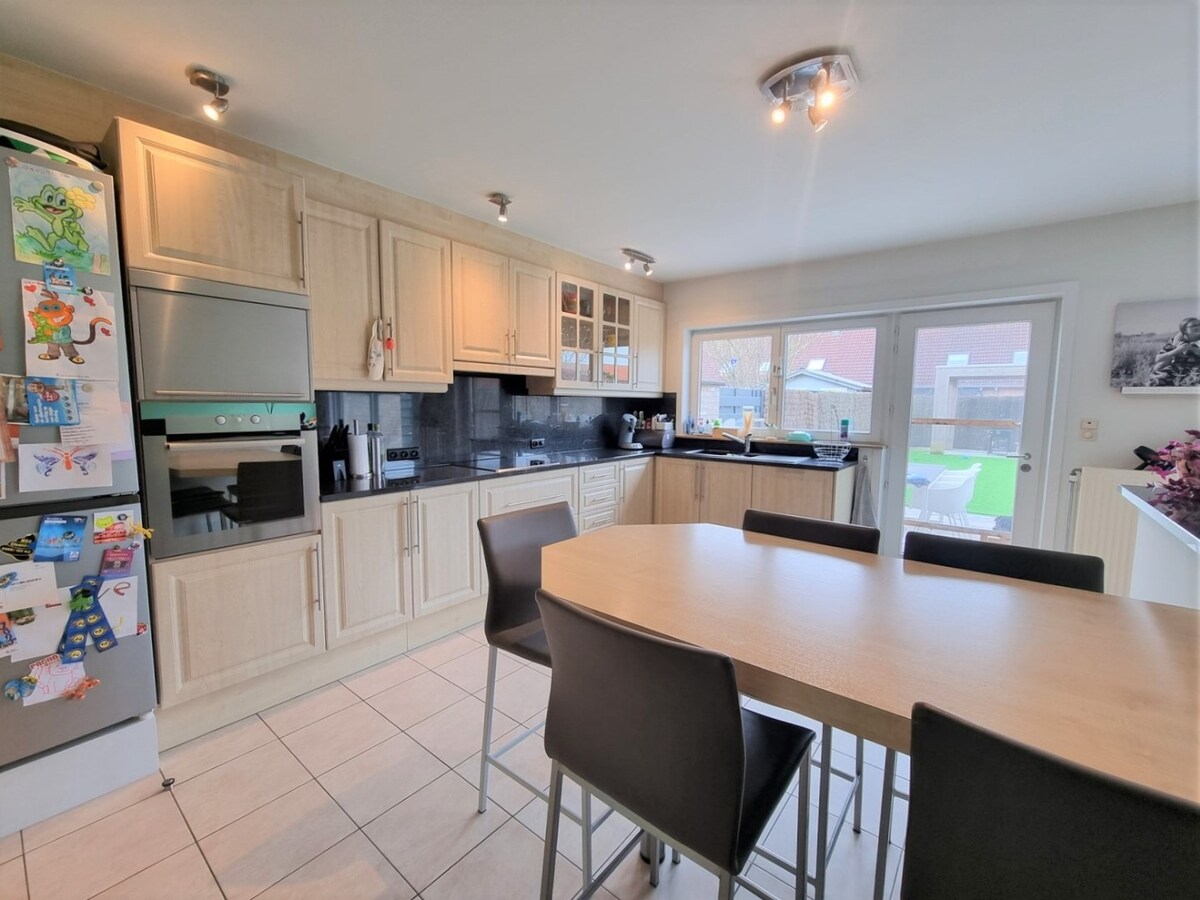 Mooie gezinswoning met tuin &amp; garage in rustige, kindvriendelijke woonwijk - Dudzele 