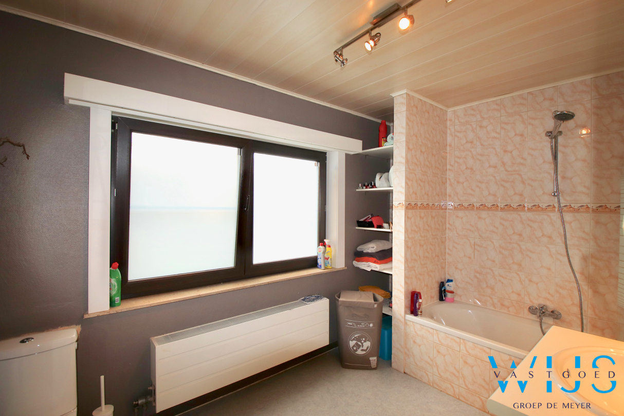 Woonhuis met 4 slaapkamers te EVERGEM ! 