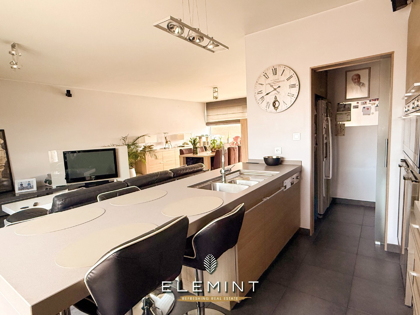 Ruime woonst met 3 slpk, 2 badk &amp; ruim terras met vijver (161 m²) 