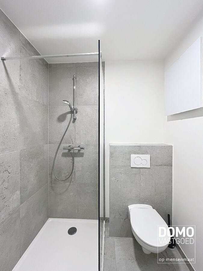 LUXUEUS EN BEMEUBELD 1 SLAAPKAMER APPARTEMENT TE TUILT (KURINGEN) 