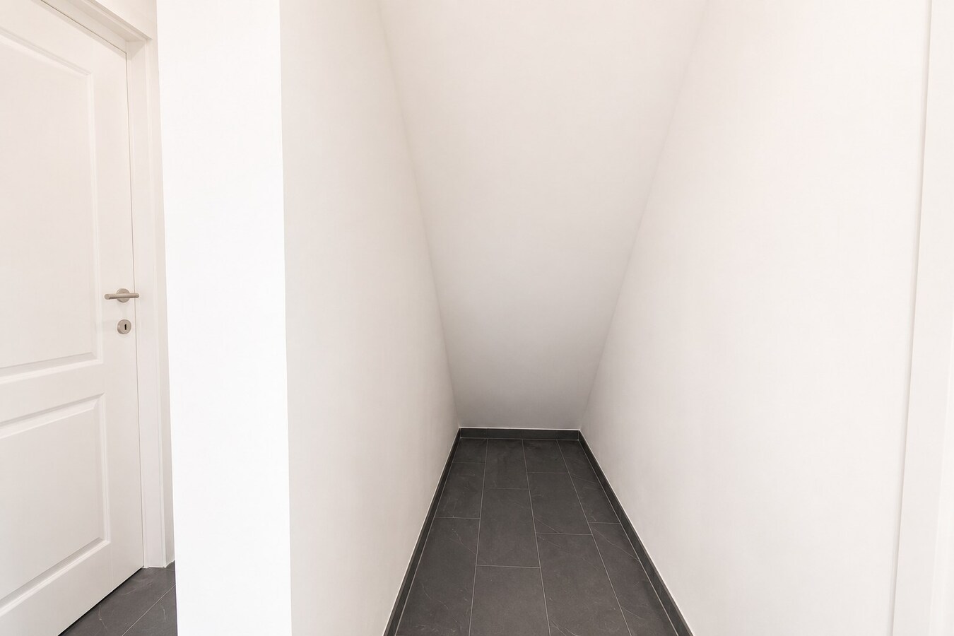 Instapklare gezinswoning met 4 slaapkamers, 2 badkamers, zonnige zuidwestgerichte tuin en EPC-label C in hartje Sint-Niklaas! 