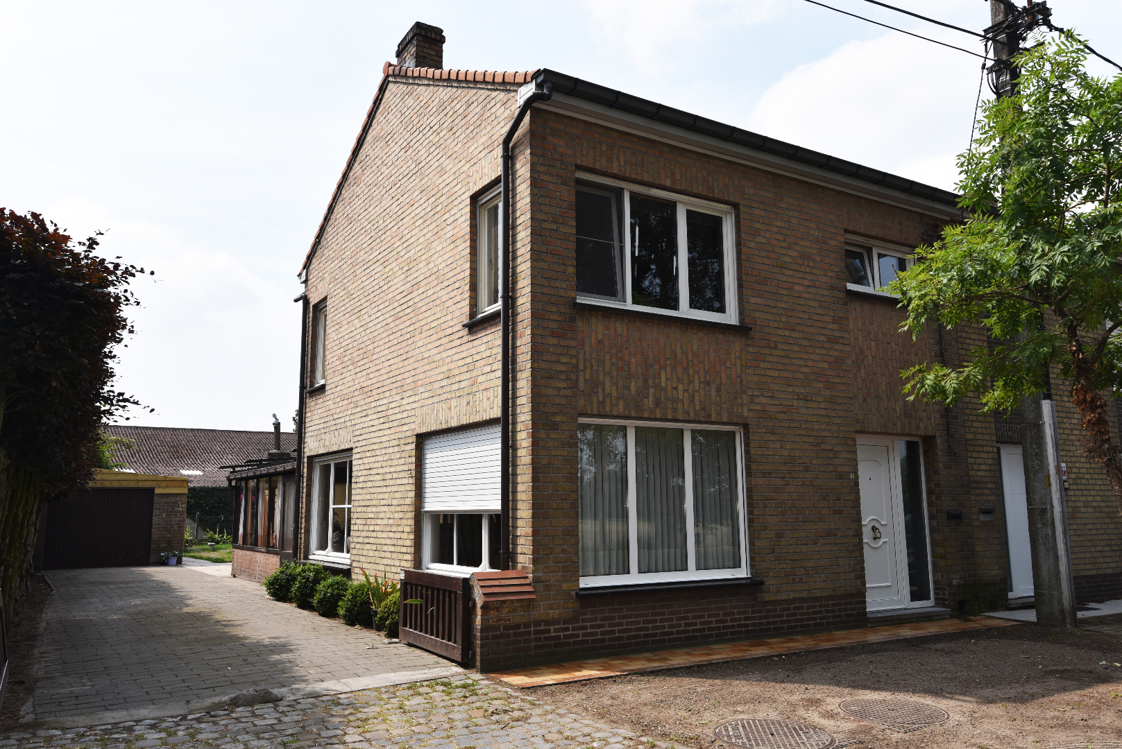 Op te frissen woning 3 slpks rustig gelegen te Maldegem-Donk 