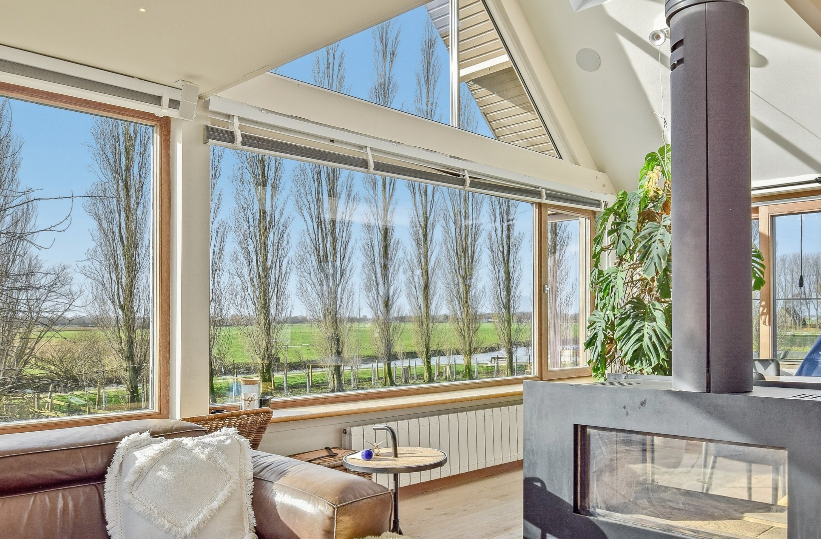 Restaurant met privéwoning en 2 B&amp;B-kamers op 4.370 m² 