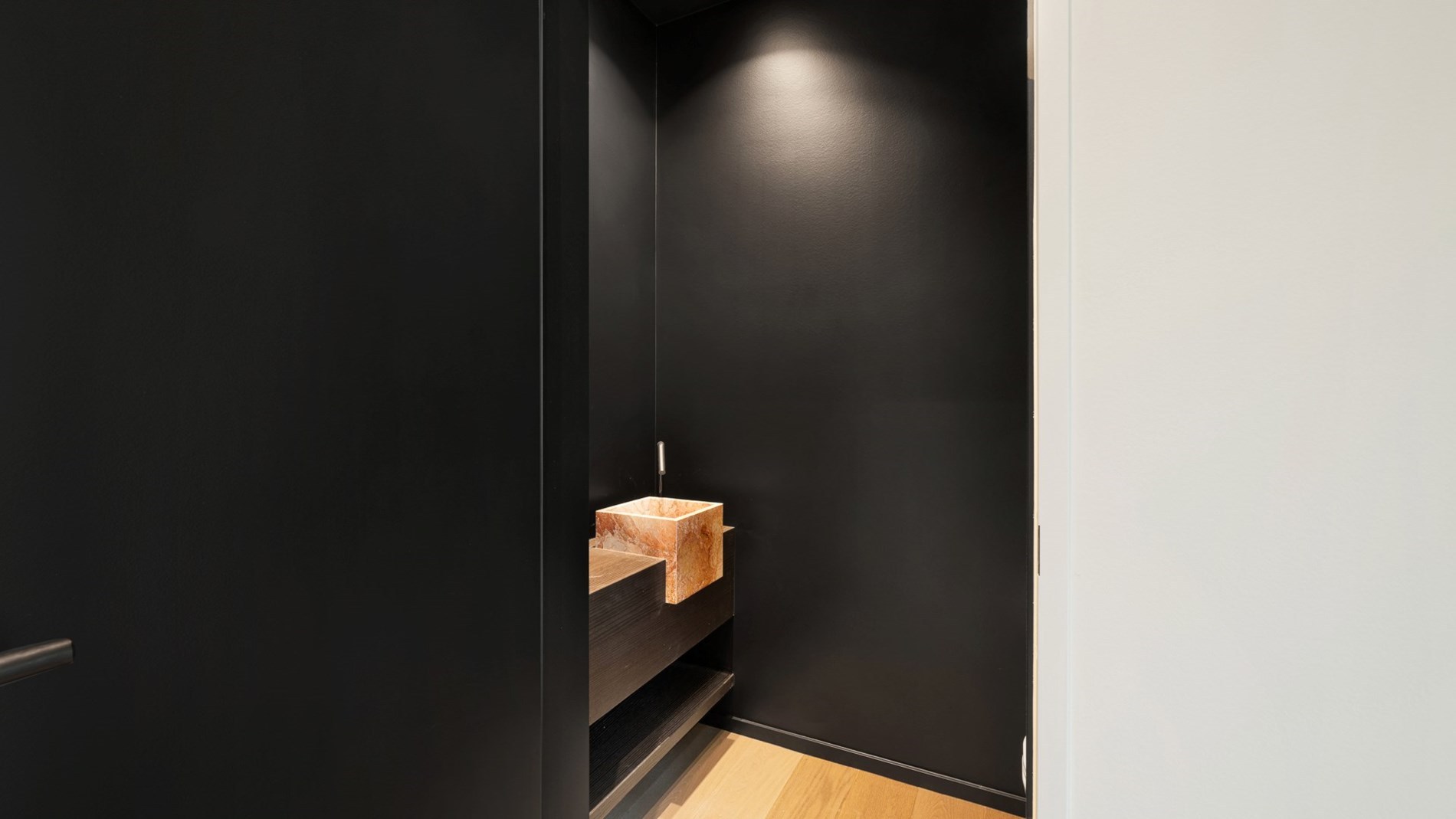 OPENDEURDAG ZATERDAG 04/04 - Madeliefjespad 1 (tussen 14 en 16u ): Indrukwekkende nieuwbouwvilla in hartje Zoute op enkele passen van de golf te Knokke. 