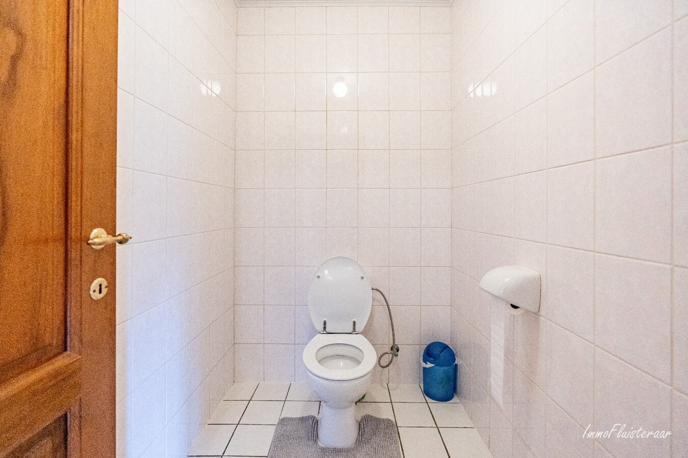 Prachtige villa met een ruim stalgebouw op ca. 2,2 ha te Dilsen-Stokkem 