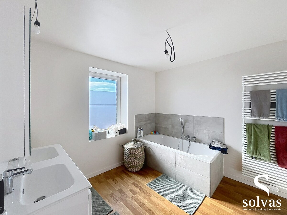 Energiezuinige woning met drie slaapkamers in hartje Bellem - Energielabel A - 186.00m² bewoonbare oppervlakte 