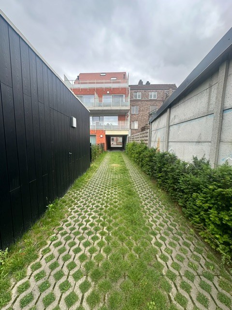 Recent en energiezuinig appartement met 1 slpk. en groot terras in Geel-centrum 