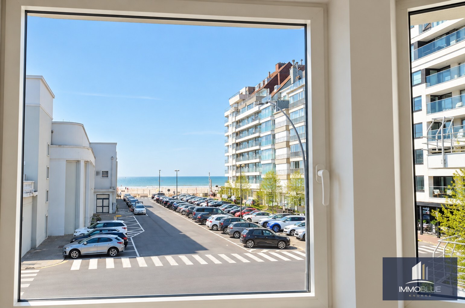 Offre exceptionnelle : Villa entièrement rénovée avec vue frontale sur la mer. 
