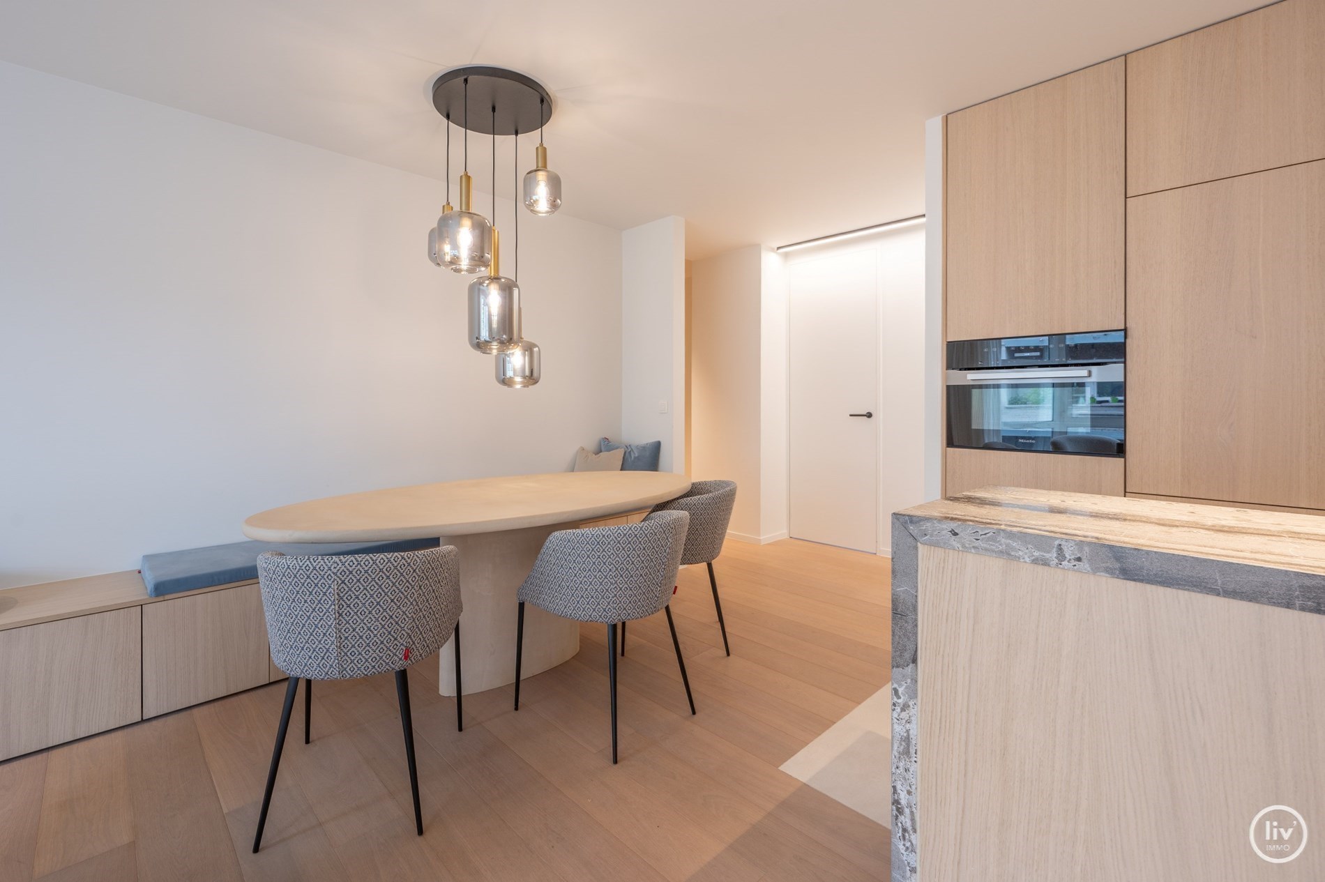 Prachtig gerenoveerd 3 slaapkamerappartement centraal gelegen vlakbij de Lippenslaan te Knokke 