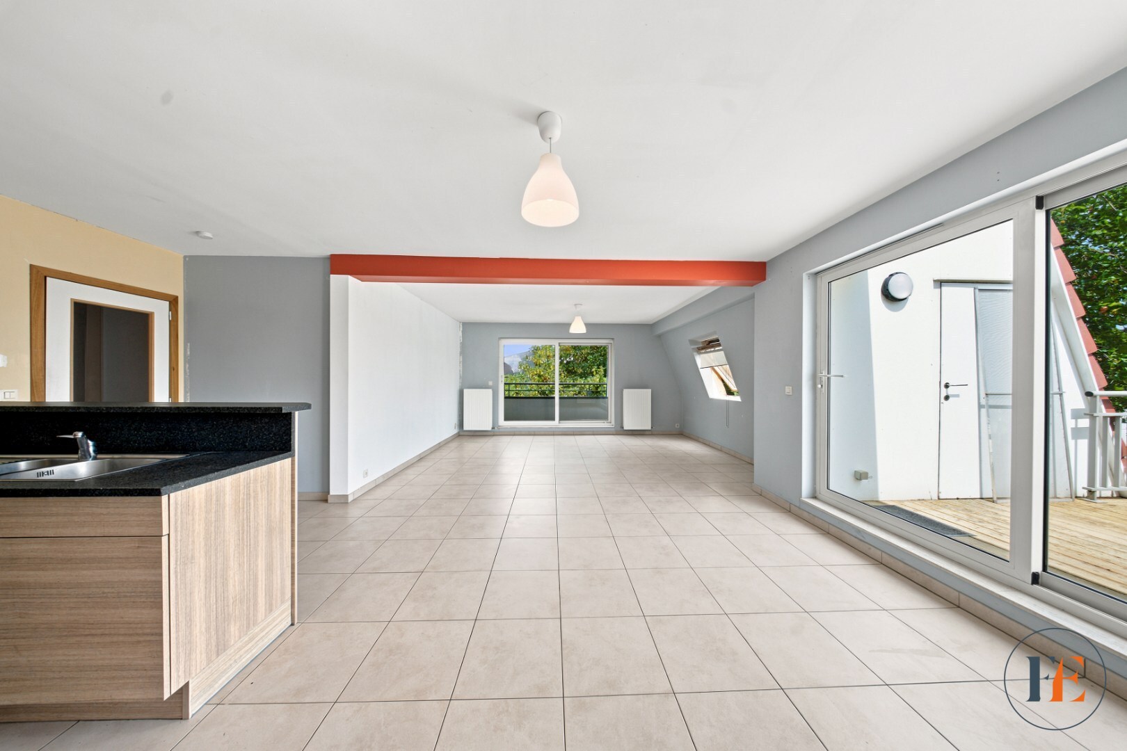 Schitterend gelegen ruim appartement op de 2e verdieping met mogelijkheid om een garage bij te kopen 