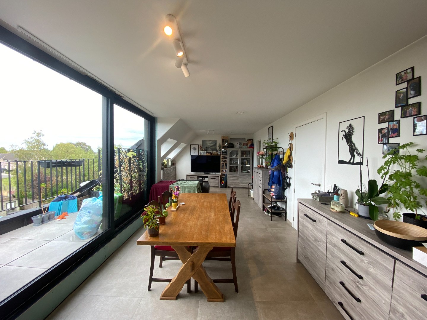 Nieuwbouw appartement met 2 slaapkamers en terras te Desselgem. 