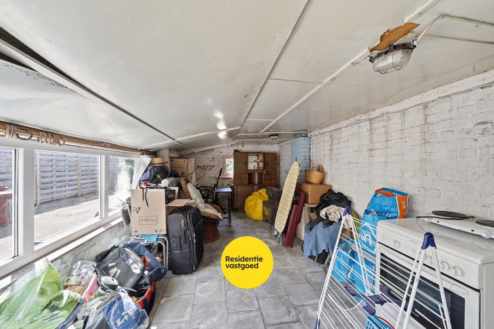Ruime gezinswoning met tuin en garage nabij centrum Oudenburg 